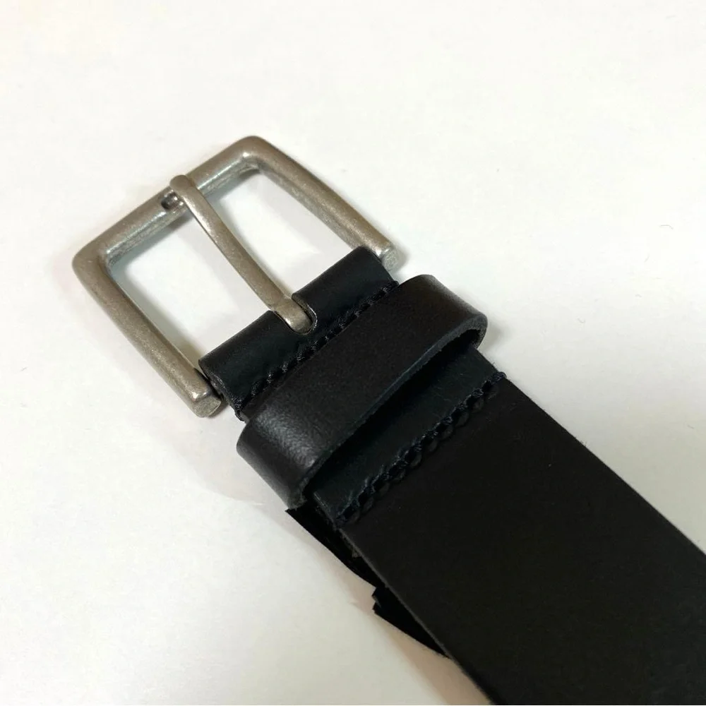NWOT. Zara Man Black Leather Belt with Metal Buckle and Loop. Size 36.